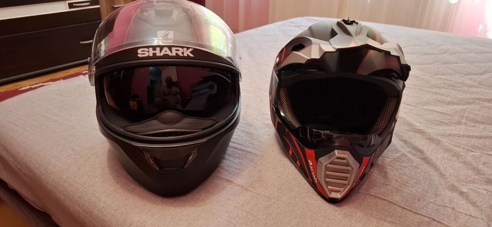 Vând casca motocicleta