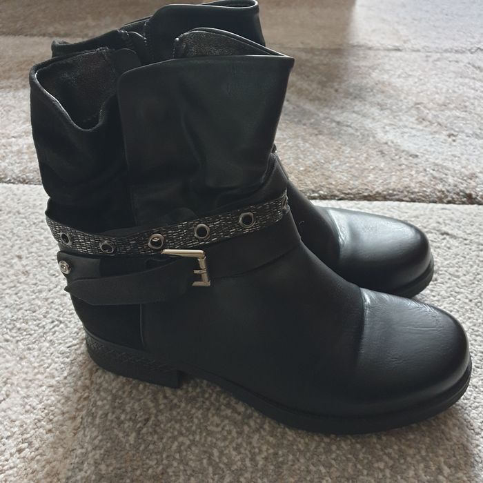 Ботуши Български