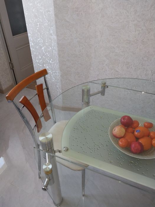 Кухонный стол и стулья