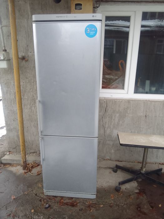 Продам холодильник 20000