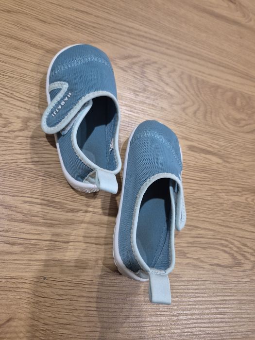 Два чифта пантофи 23/24