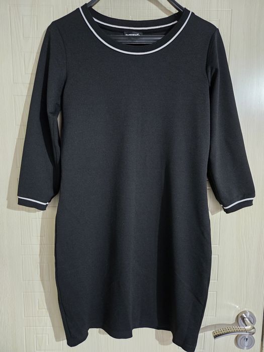 Малка черна рокля