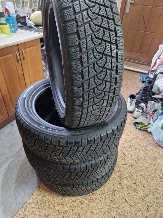 Шины зима  WINTER 235/55R20