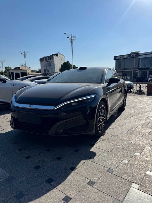 BYD HAN L AWD 2.7 full 2.7sekund