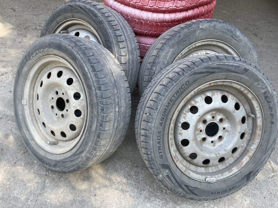 Продам летнюю резину с дисками на 14