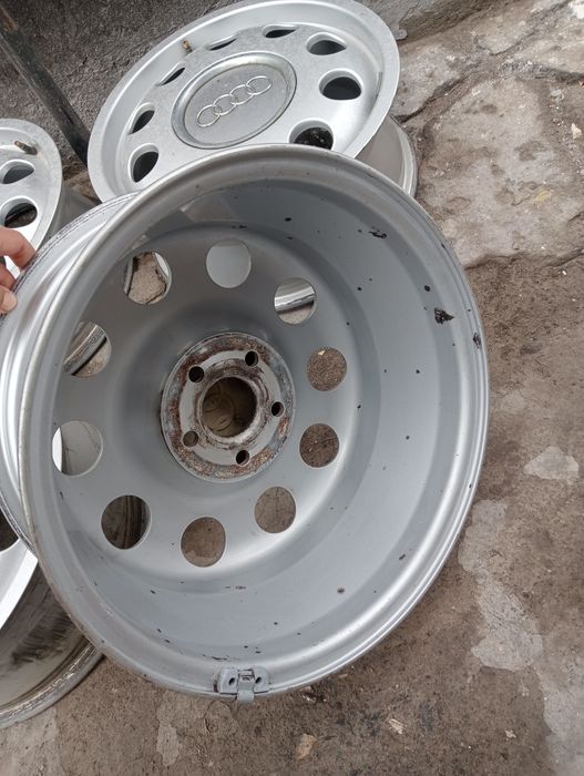 Ауди R15 состояние новая