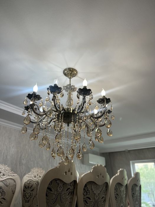 Продается люстра