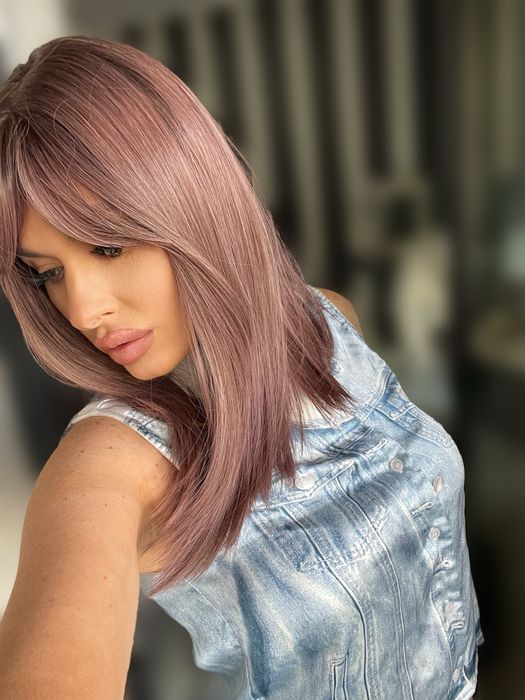 Peruca saten caramiziu , roze , cu breton ajustabil