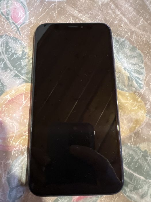 Продавам  iphone x 64 gb черен