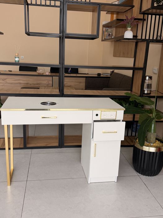 Manikyur stol plisos bilan birga