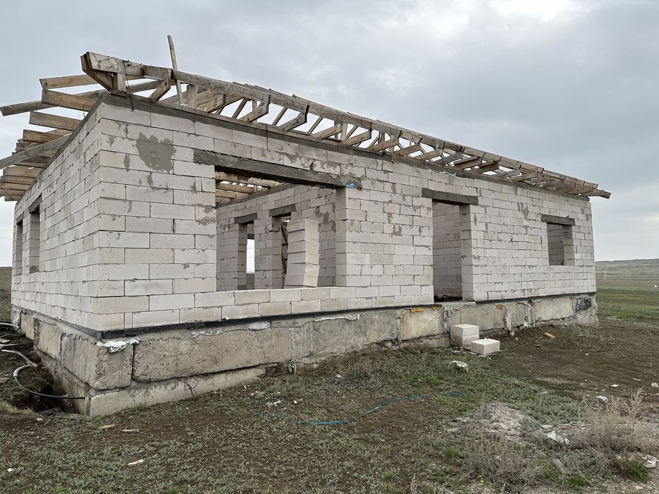 Продам недостроенный 4-комнт. дом в поселке Доскей