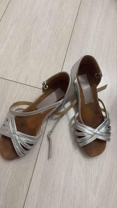 Туфли для бальных танцев.