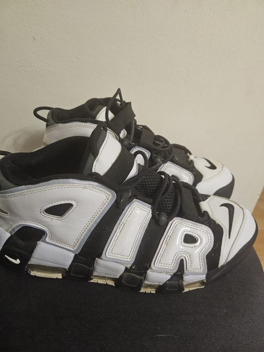 Vând uptempo negru cu alb originali