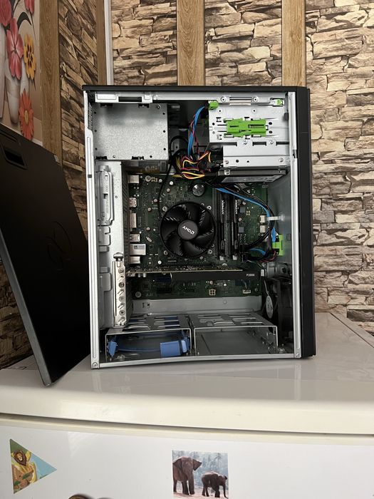 i5-8400 / 32GB RAM / Quadro P2000 5GB / SSD + HDD