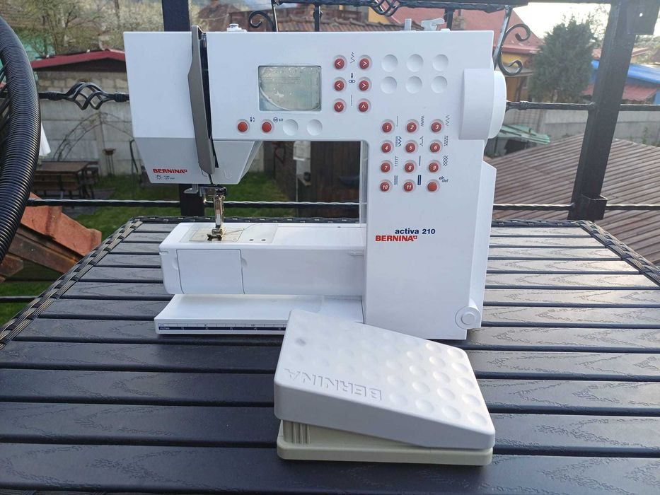 Masina de cusut BERNINA ACTIVA 210 , ca noua, accesorii incluse, impecabila