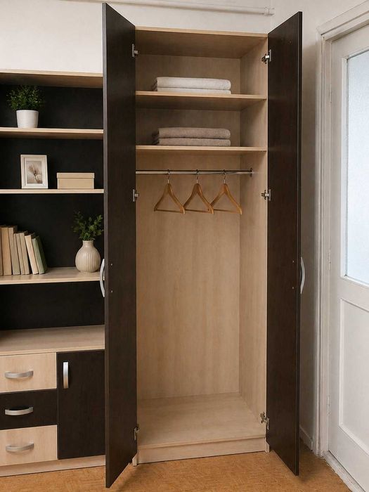 Set living complet + dulap haine – modern – stare foarte bună – preț avantajos, disponibil imediat