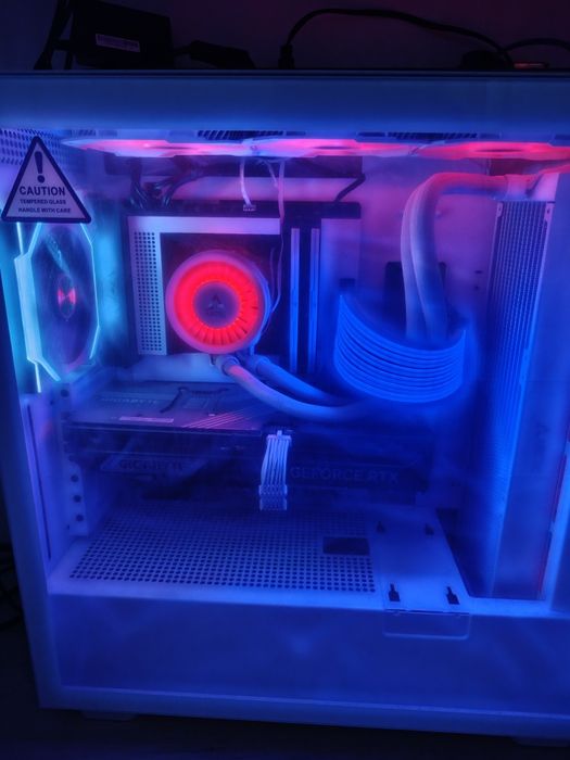Core i9 14900es 5080 gigabyte 32 ram