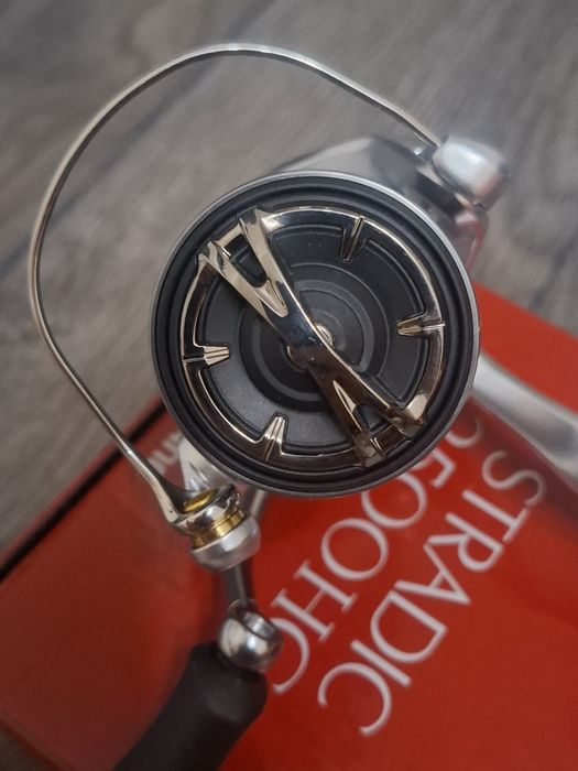 Vând Shimano Stradic