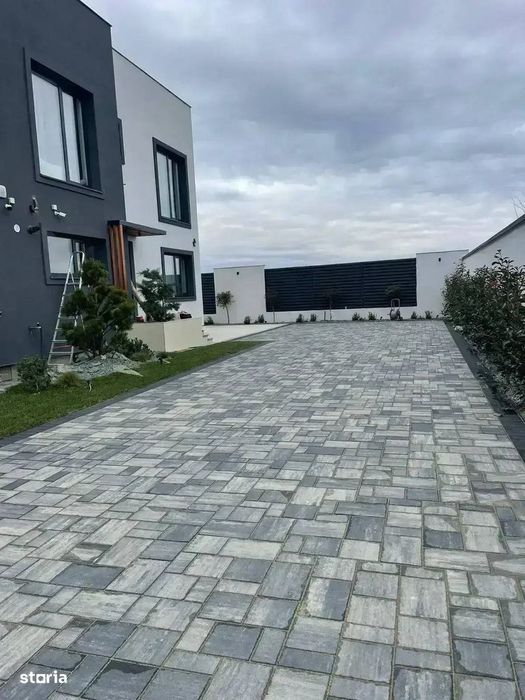 Vila Tip duplex 8 camere Super Oportunitate Lângă Școala Americană