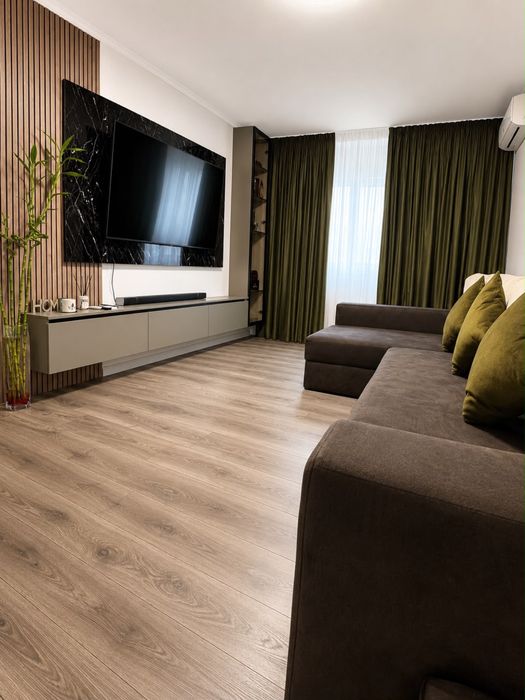 Apartament de vanzare 3 camere , decomandat -direct proprietar
