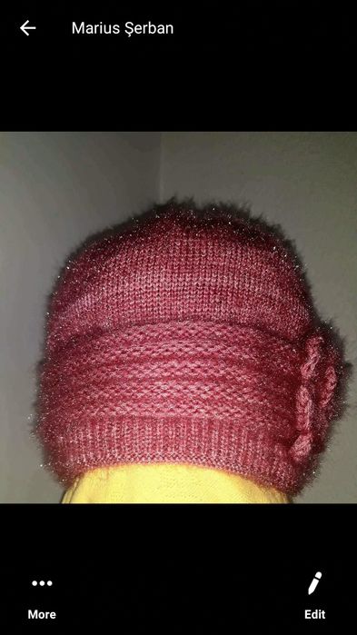 Caciula roz cu blana