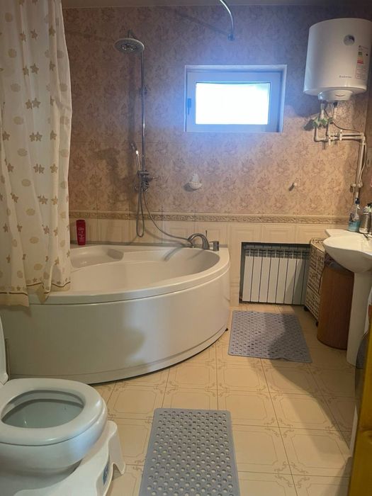 5/5/5 с лифтом кирпич 77 серия около Жк Парквуд напротив Капитал банка