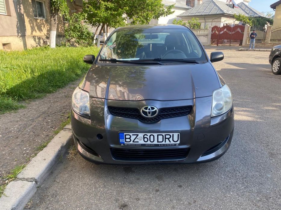 TOYOTA Auris