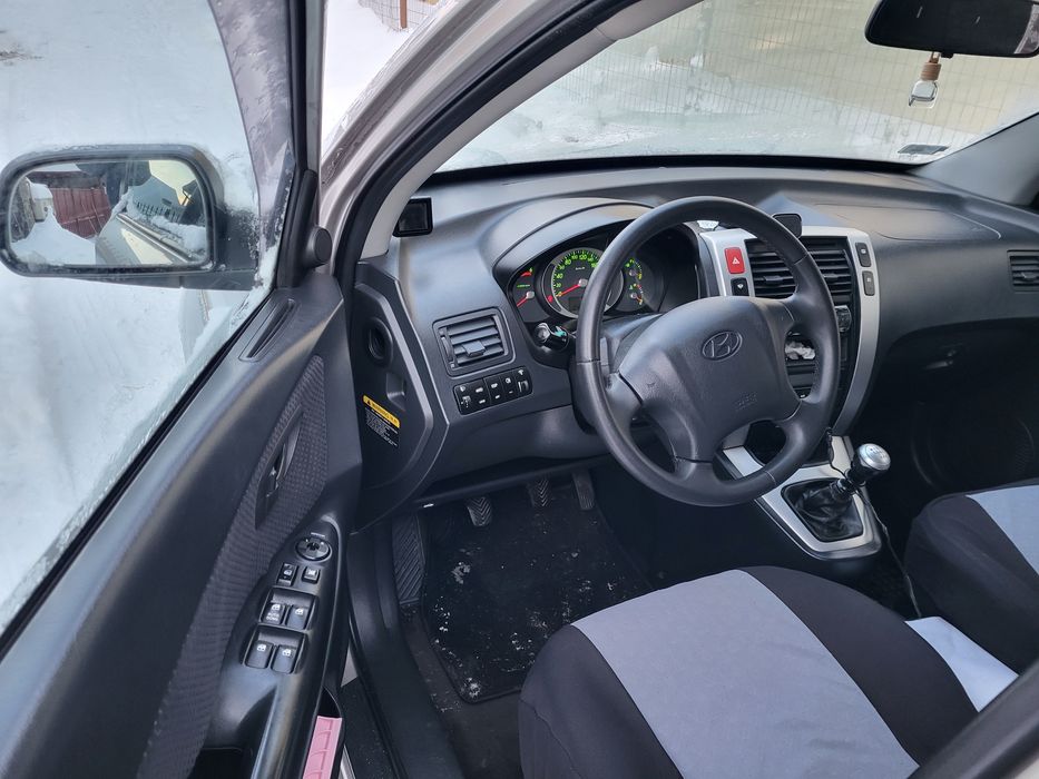 Vând Hyundai Tucson 4 x 4 Diesel Euro 4