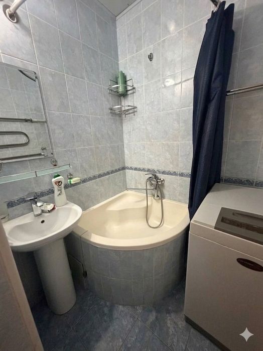 4-комнатная квартира на Ц-1 (массив Буюк Ипак Йули)