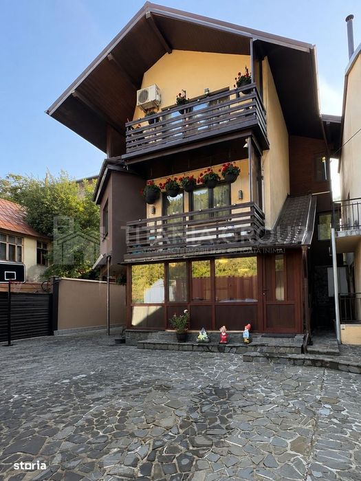 Vilă în Sinaia pe Calea Prahovei, pretabil APARTHOTEL / PENSIUNE