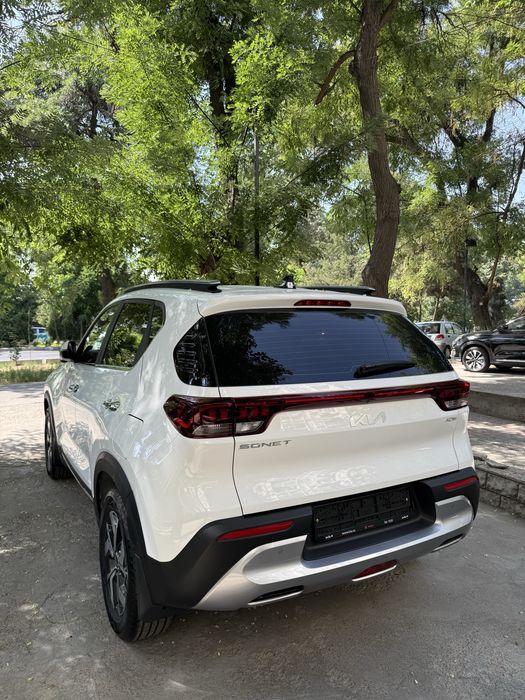 Kia Sonet 3 poz Full