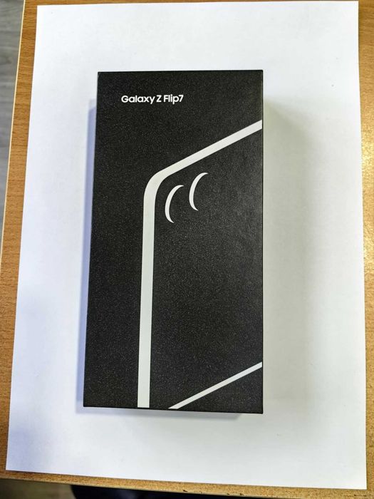 Samsung Galaxy Z Flip7 5G 256GB 12GB RAM НОВ с гаранция платен кеш