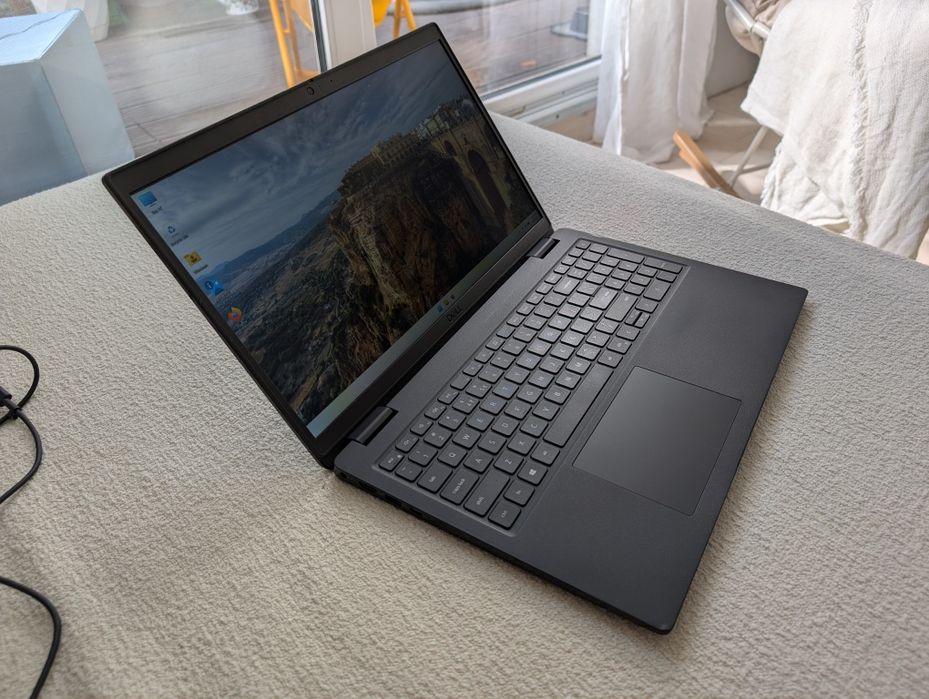 Dell Latitude 3520 – i5 Gen 11 / 16GB RAM / 512GB NVMe / Full HD / Windows 11 Pro / Garanție 1 an