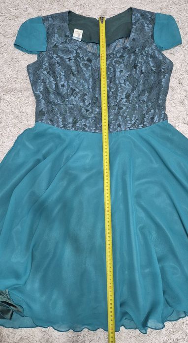 Rochie eleganta in stare noua