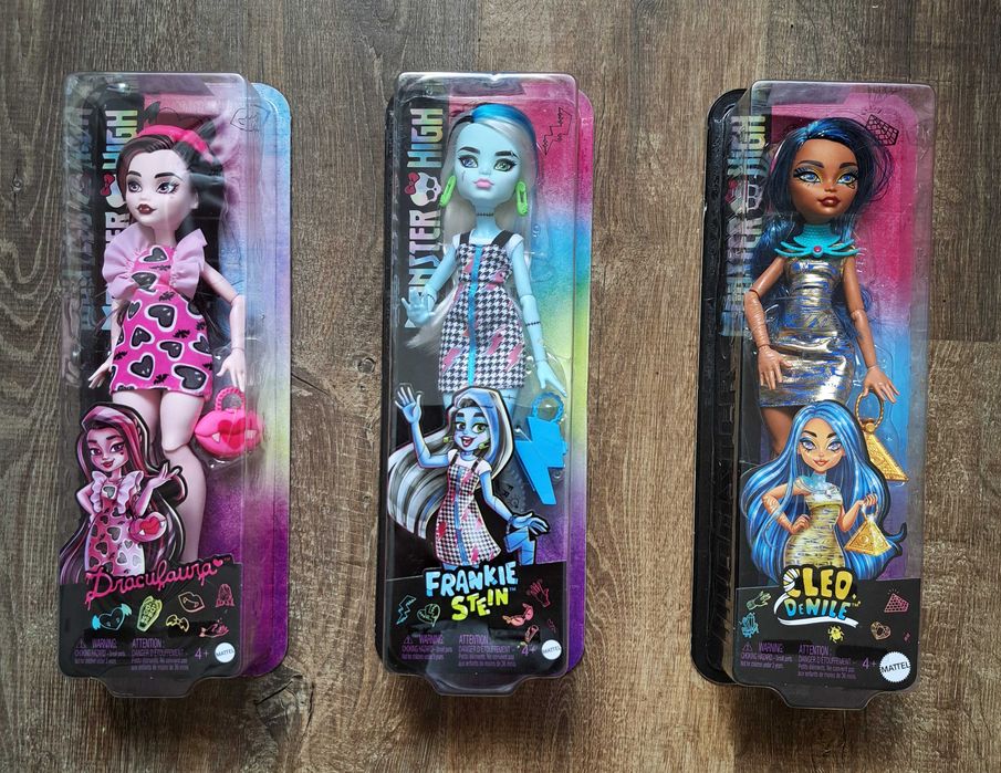 Lot 3 papusi Monster High noi, sigilate