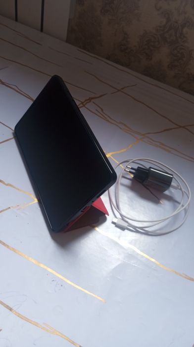 Планшет Самсунга таб а9 СОТИЛАДИ