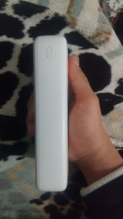 Продам повербанк Hrolan