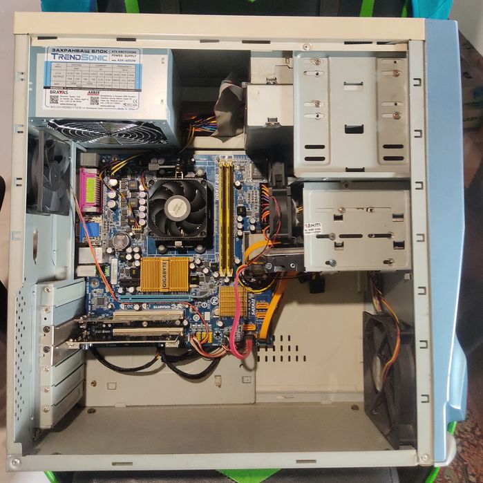 Настолен Компютър