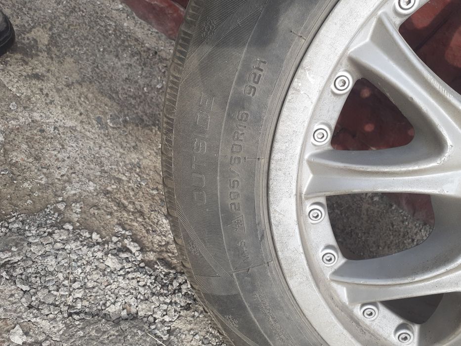 Продам титанки с резиной на 16