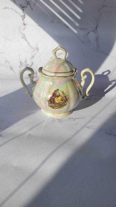 Порцеланов сервиз със седефено покритие