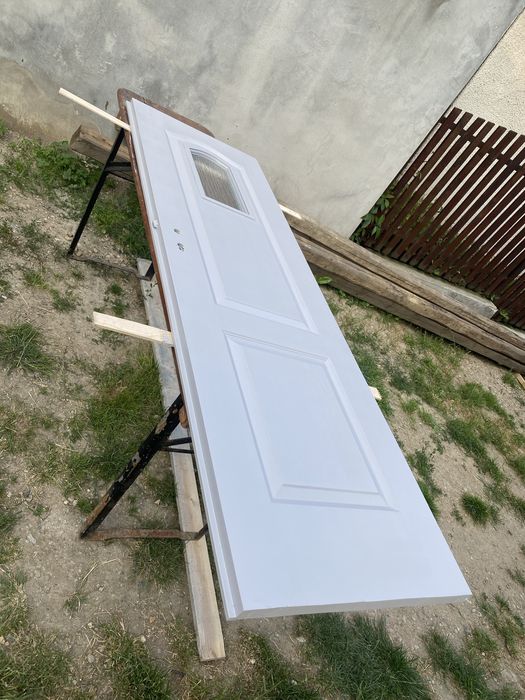 Reconditionez usi lemn/geamuri/mobilier din lemn