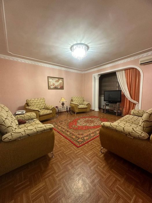 2 комнатный  квартира  М Риёзий Паркенский