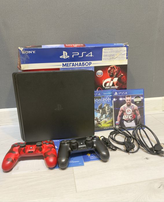 Play station 4 slim/1TB