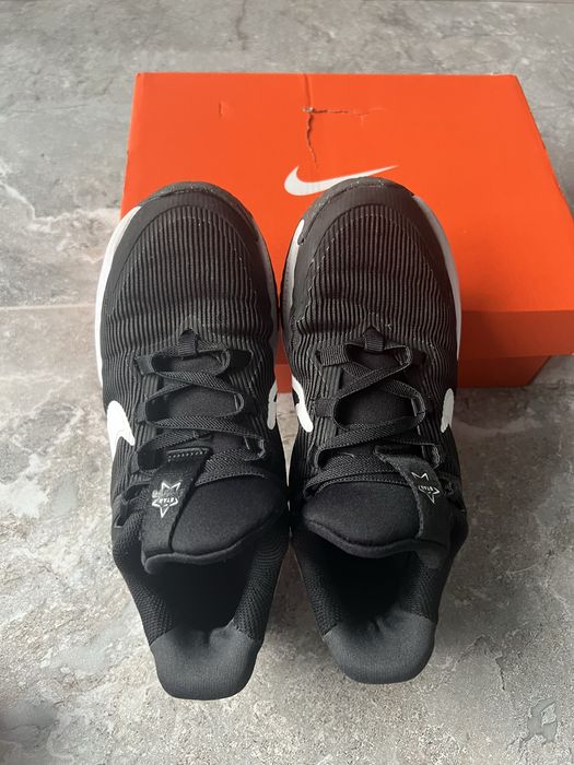 Adidasi Nike 32 in stare foarte buna,purtati de cateva ori