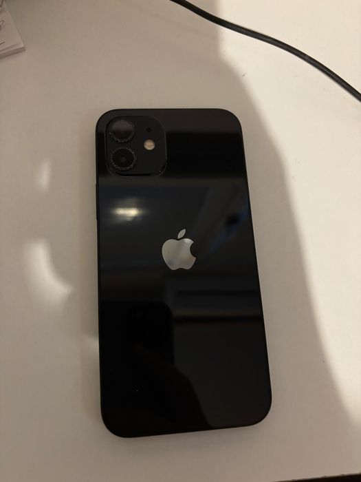 Iphone 12. 64GB. В отлично състояние