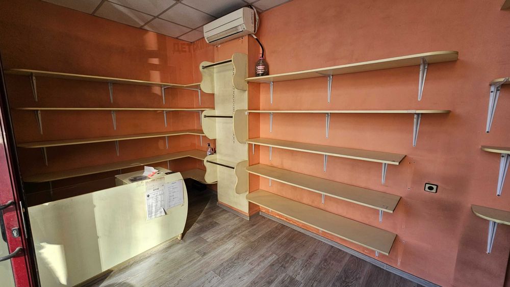 Дава се под наем Магазин в Разград, Освобождение - 20 кв.м за 797.64 € - Снимка #1