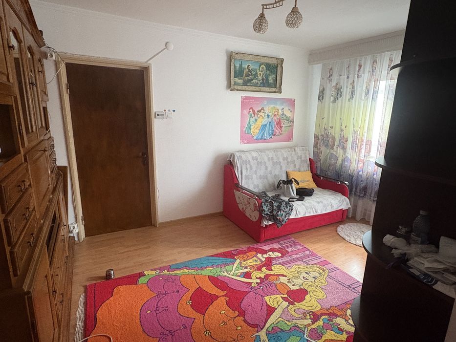 Inchiriez ap 3 camere