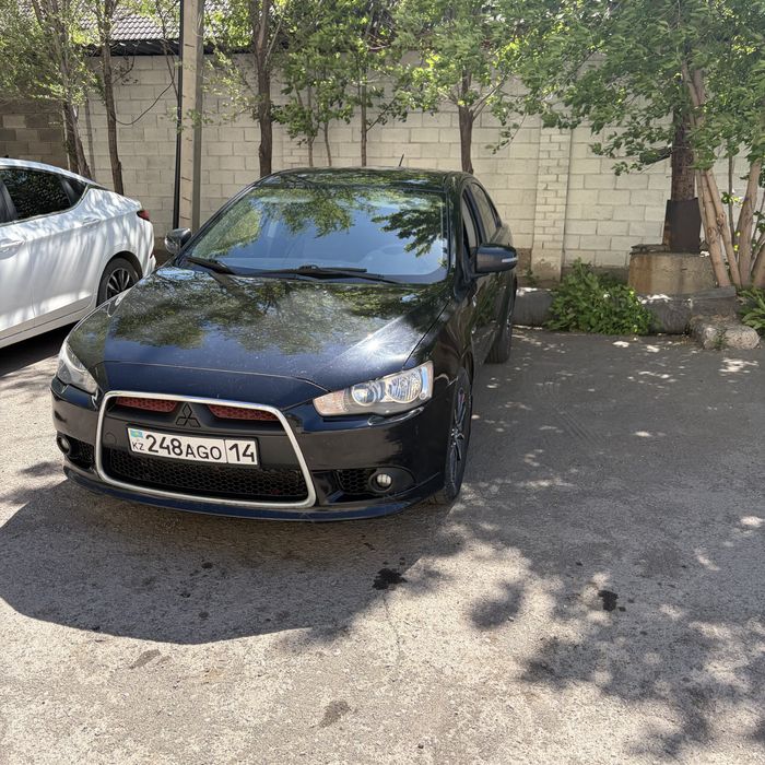 Продам mitsubishi lancer 2015 года 1.8