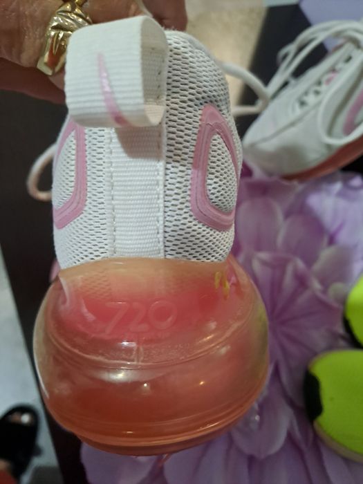 Два чифта маратонки за 20€