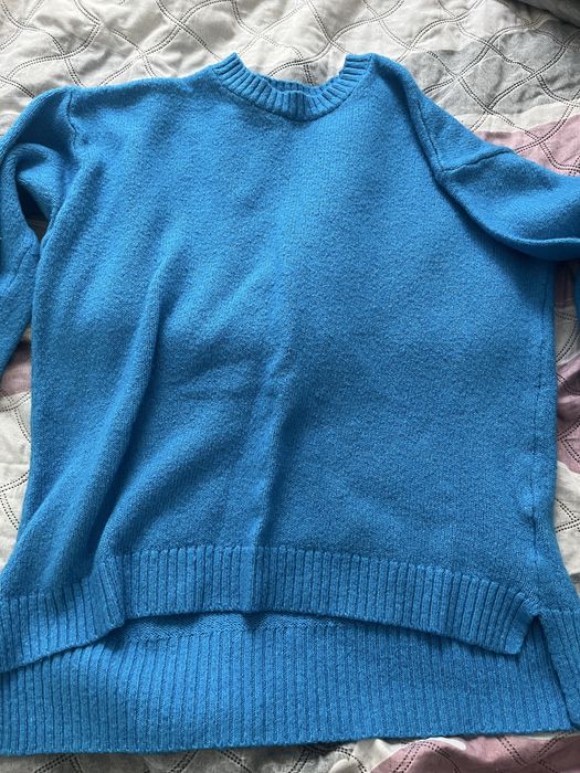 Пуловери и блузи